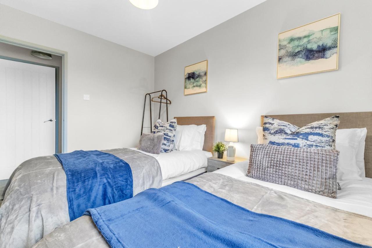 Mk 2-Bedroom Contractor'S Gem, 5 Beds, Sleeps 6, Free Parking ميلتون كينيز المظهر الخارجي الصورة