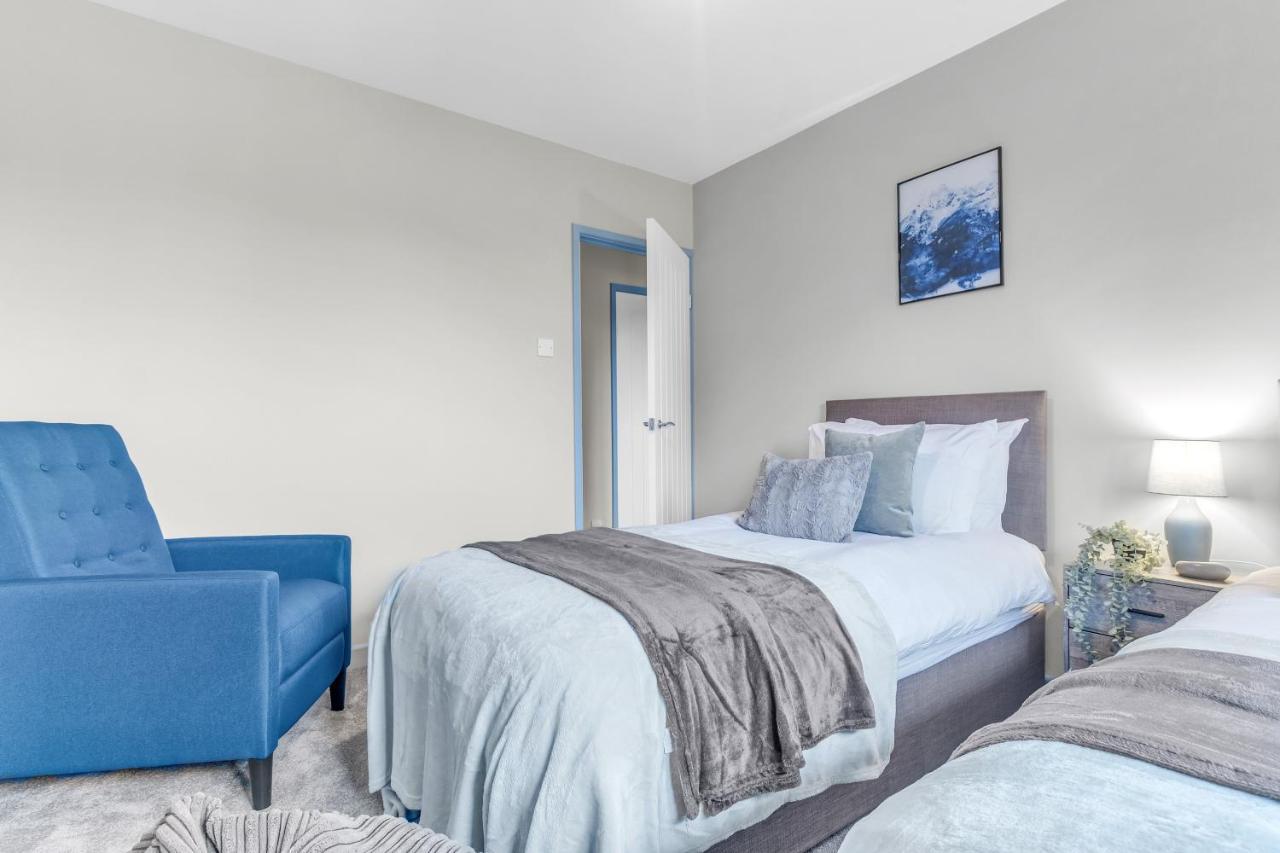Mk 2-Bedroom Contractor'S Gem, 5 Beds, Sleeps 6, Free Parking ميلتون كينيز المظهر الخارجي الصورة