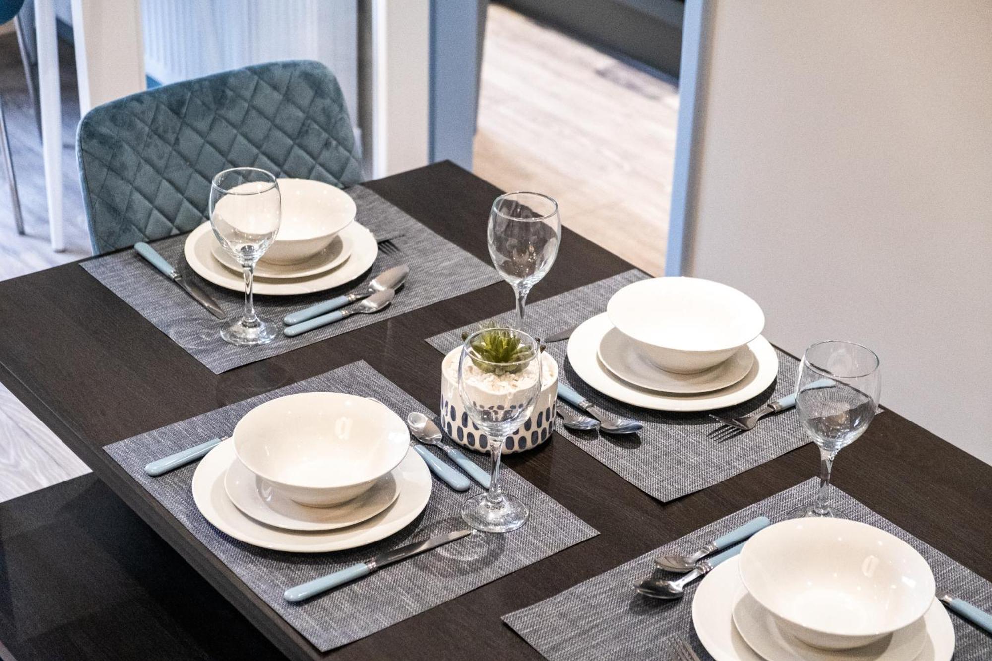 Mk 2-Bedroom Contractor'S Gem, 5 Beds, Sleeps 6, Free Parking ميلتون كينيز المظهر الخارجي الصورة