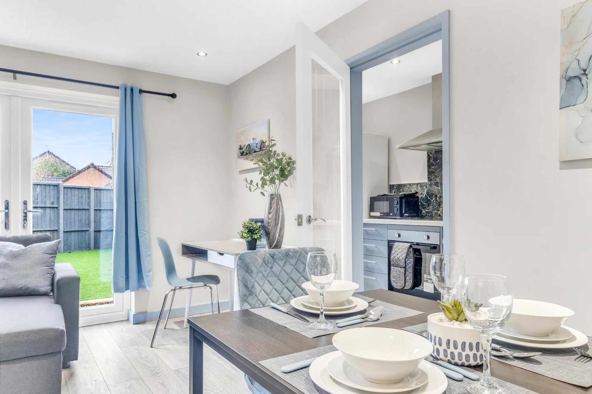 Mk 2-Bedroom Contractor'S Gem, 5 Beds, Sleeps 6, Free Parking ميلتون كينيز المظهر الخارجي الصورة
