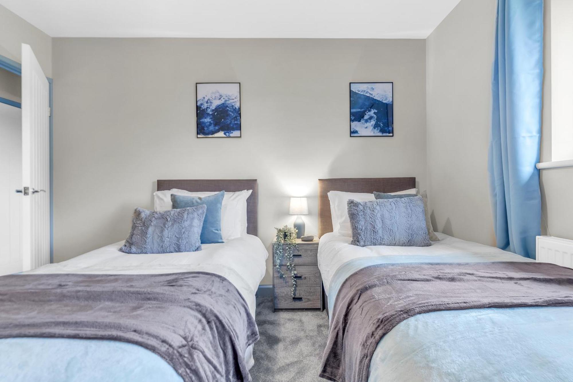 Mk 2-Bedroom Contractor'S Gem, 5 Beds, Sleeps 6, Free Parking ميلتون كينيز المظهر الخارجي الصورة