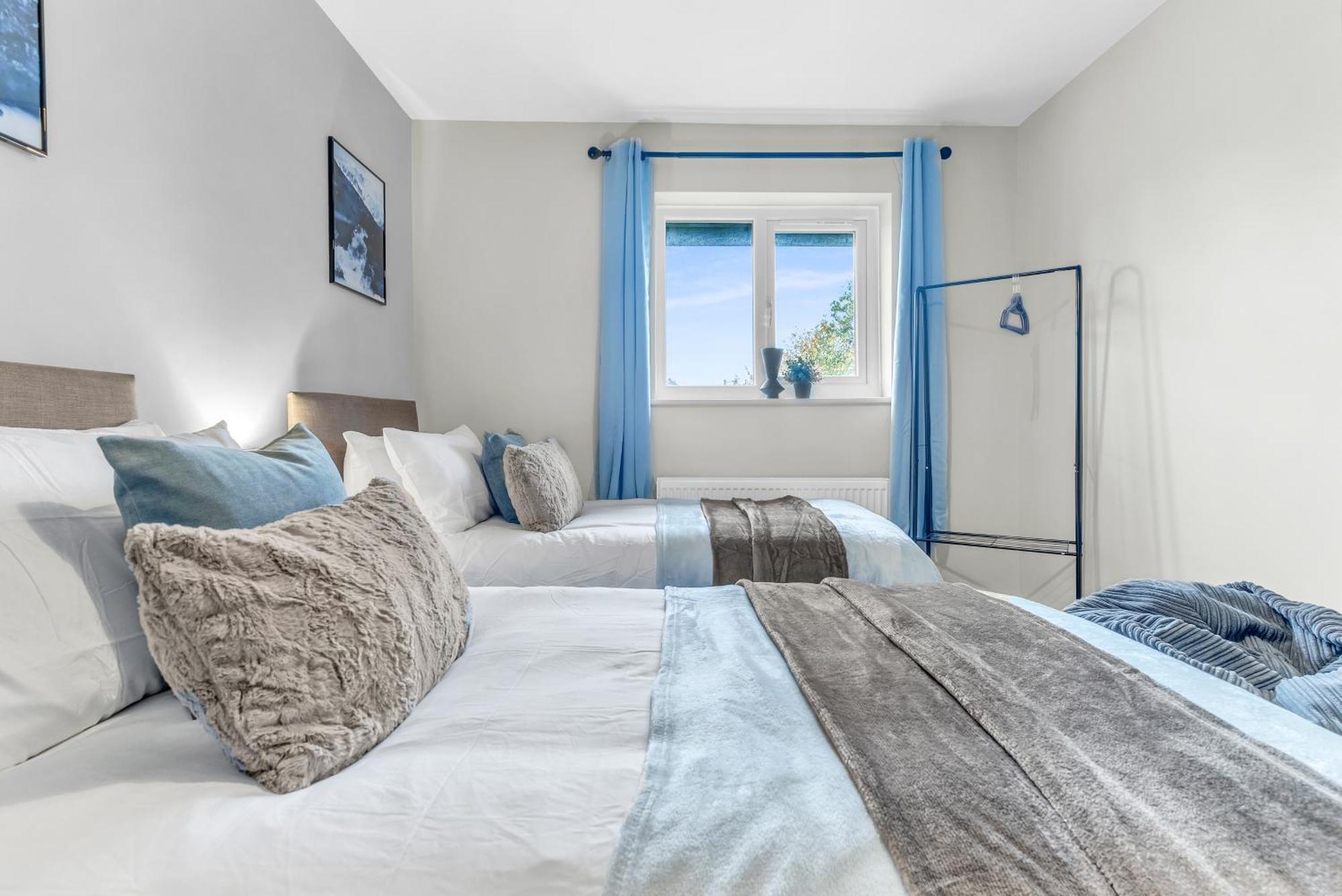 Mk 2-Bedroom Contractor'S Gem, 5 Beds, Sleeps 6, Free Parking ميلتون كينيز المظهر الخارجي الصورة