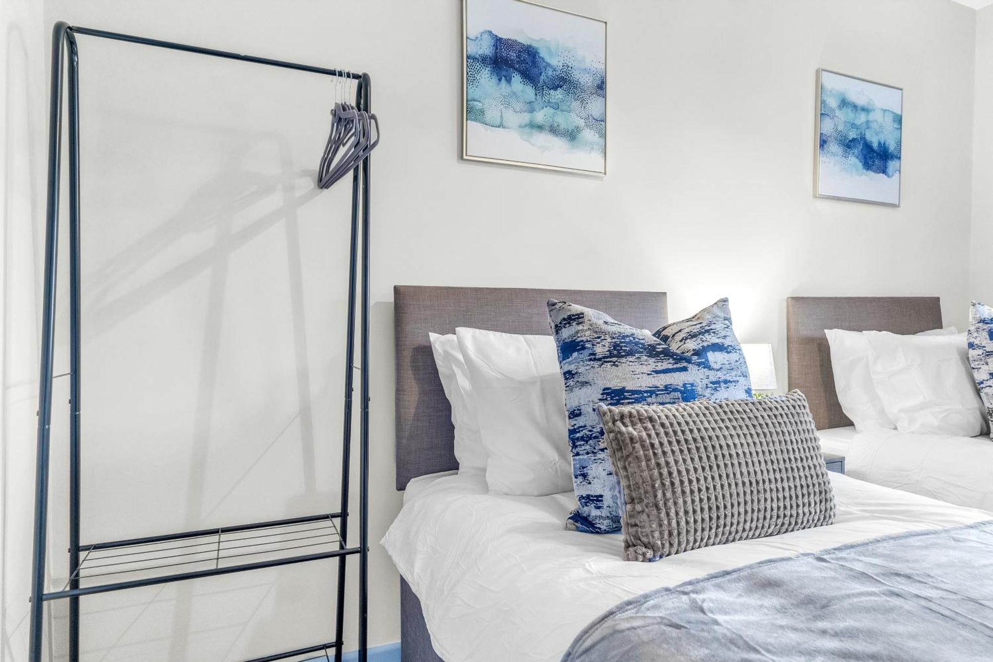 Mk 2-Bedroom Contractor'S Gem, 5 Beds, Sleeps 6, Free Parking ميلتون كينيز المظهر الخارجي الصورة
